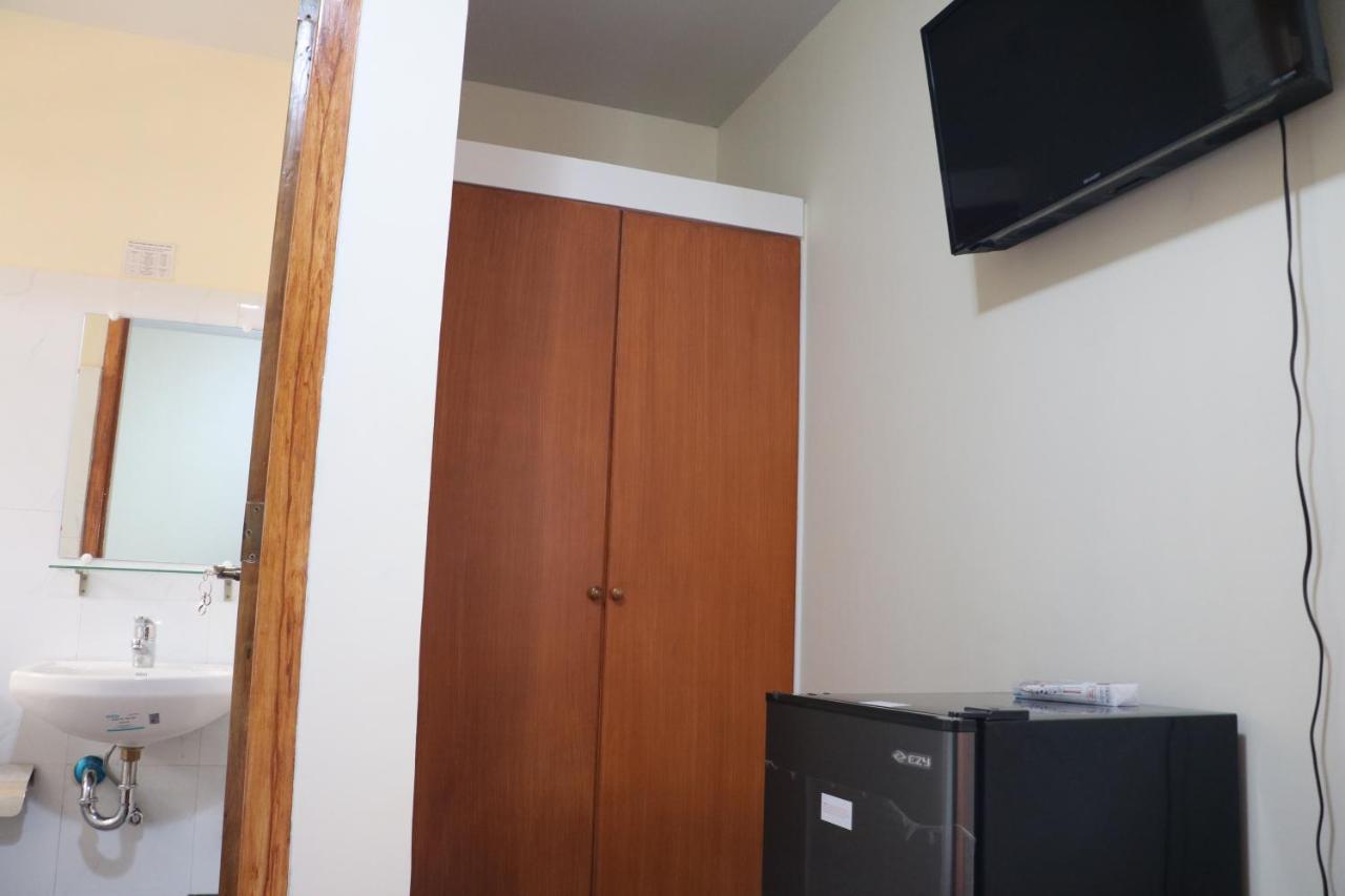 Anicia Guesthouse Rooms Paranaque City Exterior photo